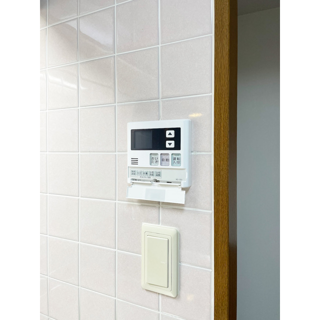 ルクレ川口イースト0702号室 給湯器リモコン
