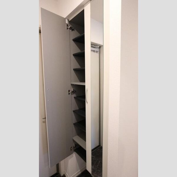 ソフィアⅡ 玄関横シューズボックス