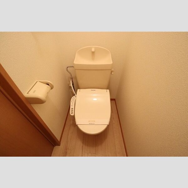 ロイヤルガーデン　B101号室 トイレ(温水洗浄暖房便座)