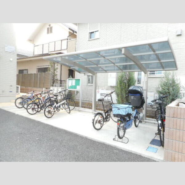 ハーヴェスト　コート 駐輪場