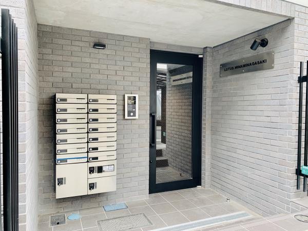 ロータス南長崎4階 エントランス