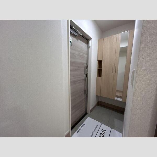 セレスティア西綾瀬 玄関