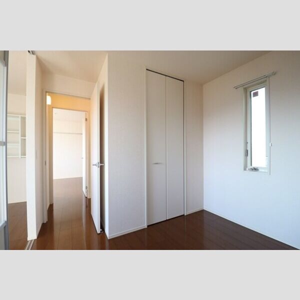 クレストセブン101号室 洋室　4.3帖