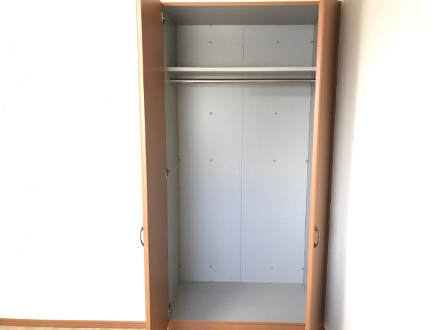 パークサイドヒルズ 玄関側洋室クローゼット