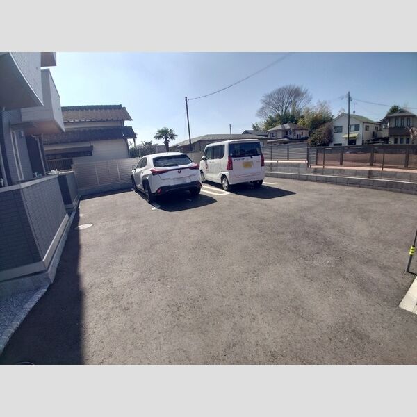 ファインカシワ 駐車場