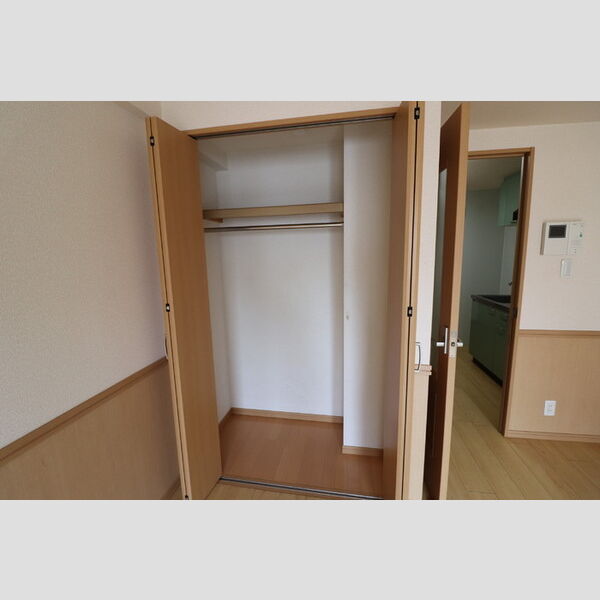 ウィスタリア402号室 洋室　物入