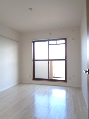 ファミーリェ二俣川0103号室 洋室１　※別号室の参考写真です(現況優先・仕様違いの場合あり)