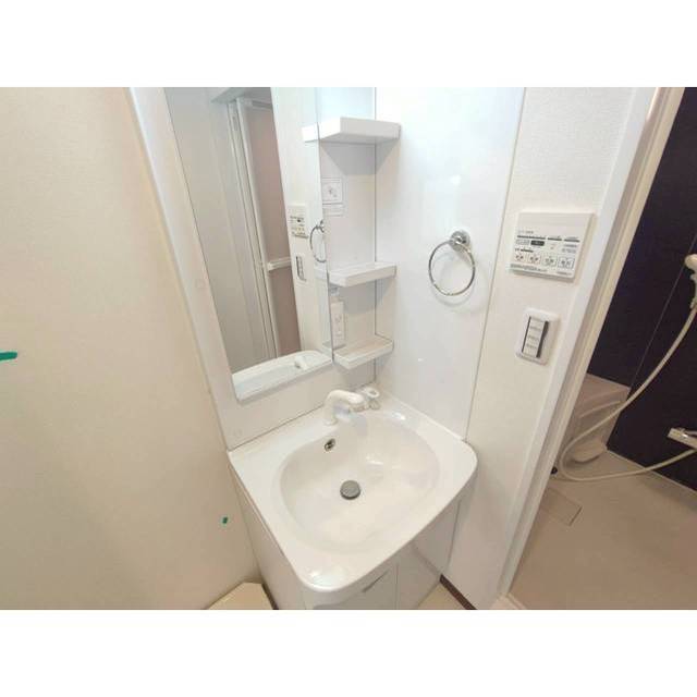 アヴァンティ環八西台102号室 内観