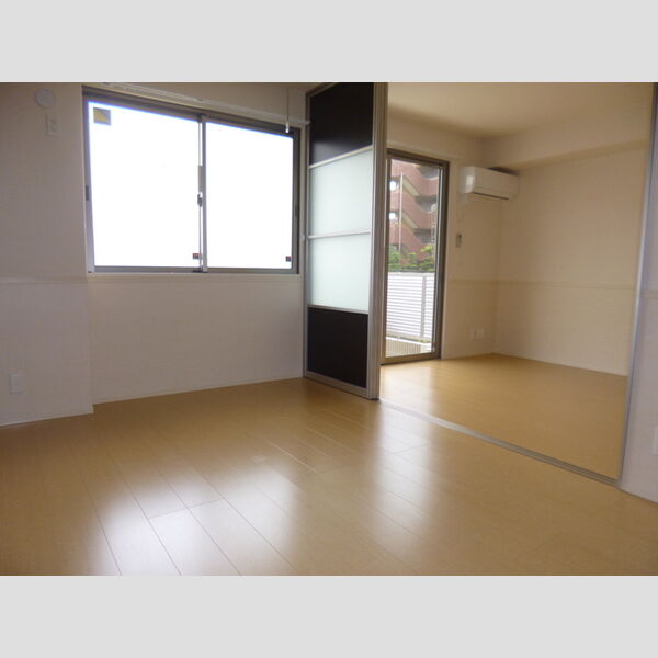 アルブル　コインシデンス102号室 居室全景