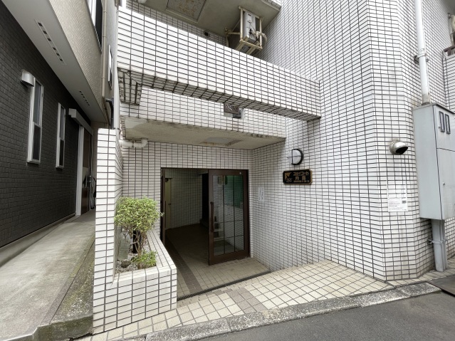 スカイコート向島401号室 エントランス