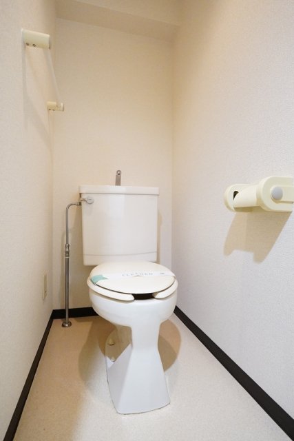 メゾンカルム横浜2階 トイレ