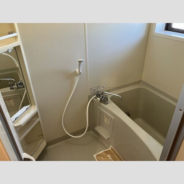 ヴィラ・ボヌール201号室 浴室