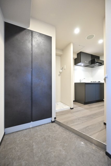 ＧＲＡＮＳＩＴＥ　ＮＡＫＡＭＥＧＵＲＯ9階 玄関