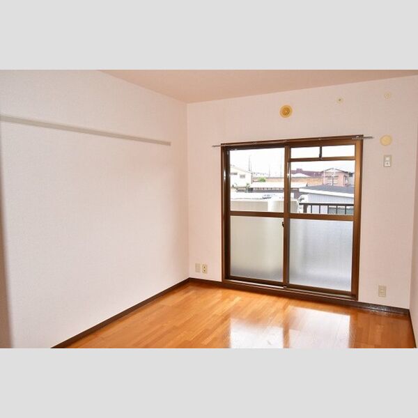 ラ・リヴィエールⅢ203号室 洋室6帖