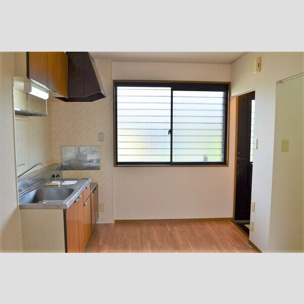 ジュネス・シャトー　Ⅲ ダイニングキッチン(別角度)