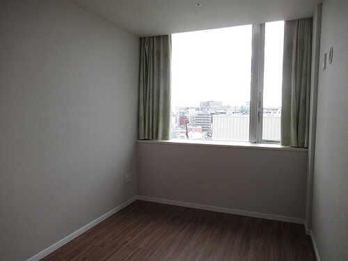 ザ・スカイクルーズタワー9階 洋室