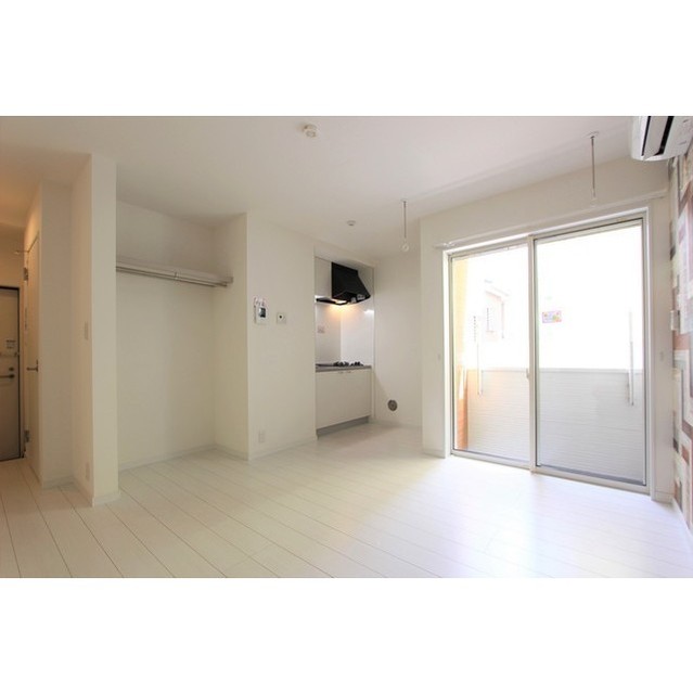 ＳＨＥＬＬＯＲＡ リビング