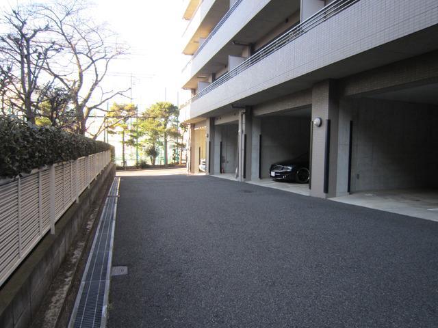 オーキッドスクエア6階 駐車場