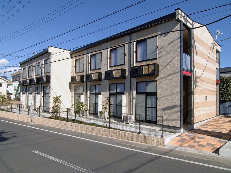 レオパレスサンファミレの外観画像