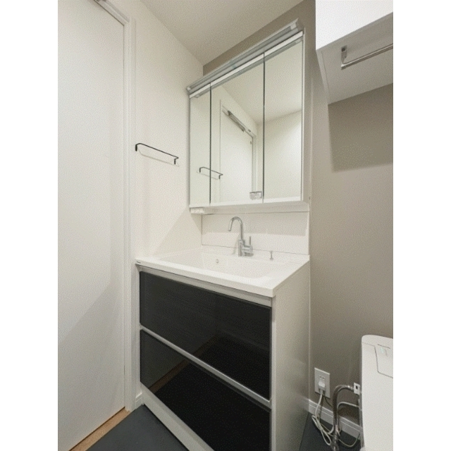 オーパスホームズ三田0601号室 内観