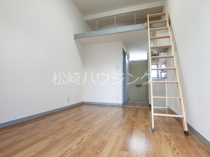 ホワイト松が丘1階 別室の写真です。