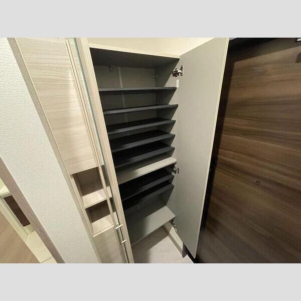 グラナーデ興野 玄関