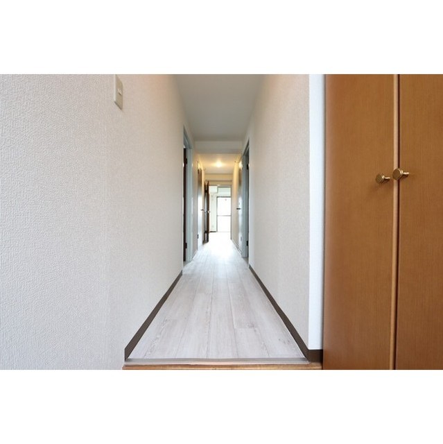 マーカスヒル湘南606号室 玄関