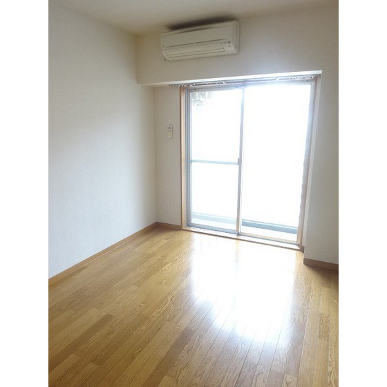 Supreme　Tsukishima 居室