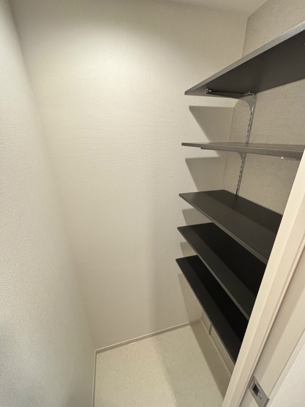 リブリ・高野1階 収納