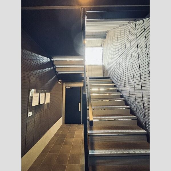 CABIN吉祥寺 エントランス内