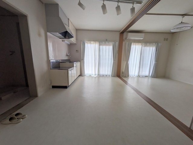 田園ハイツ川越弐号棟 402（yellova house) リビング