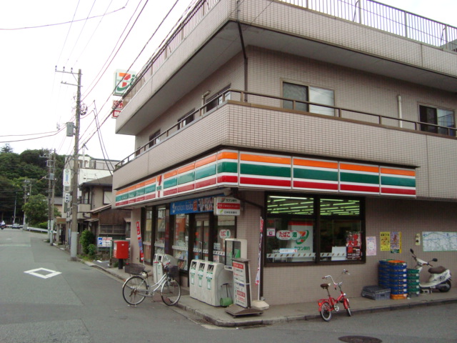 アンビシャス千葉城前 セブンイレブン千葉本町店まで555ｍ