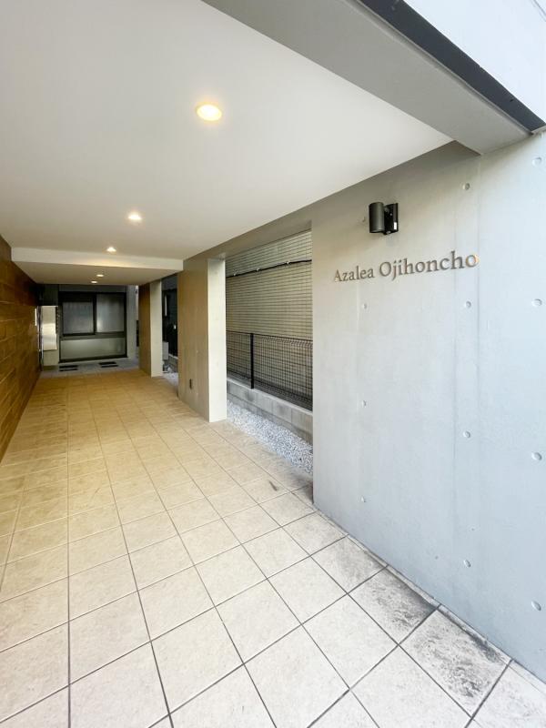 アザレア王子本町3階 エントランス