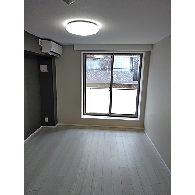 ロアール武蔵中原4階 リビング