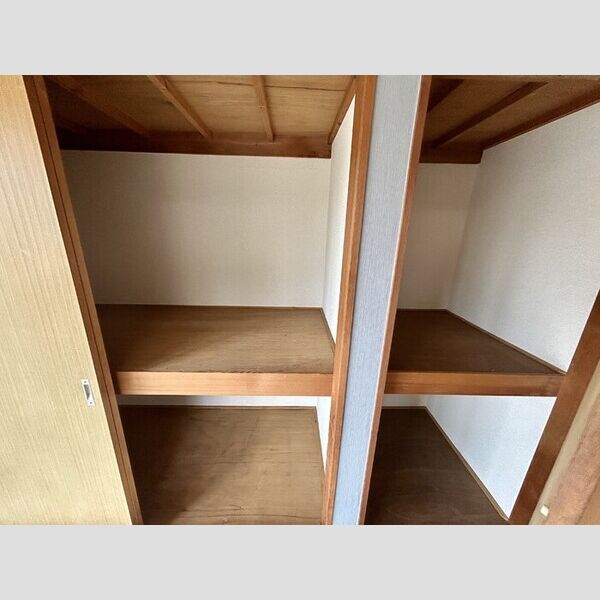 オークス小林 和室押入