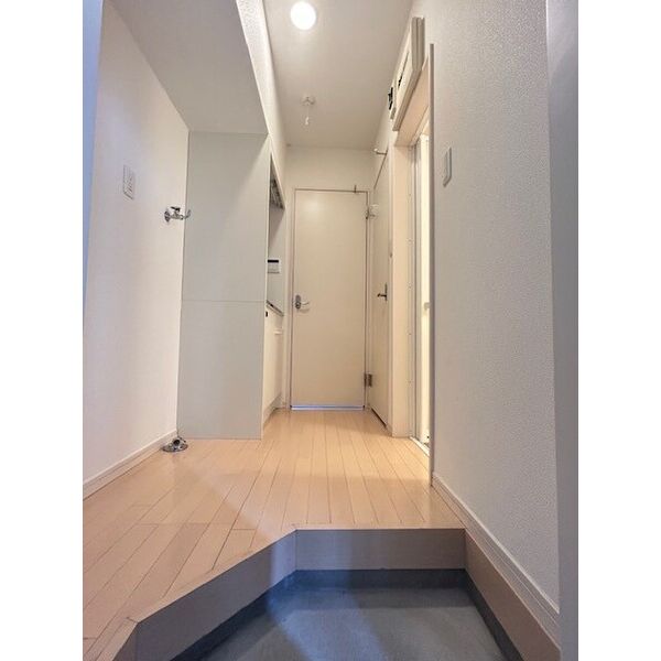 エムズ横浜 玄関