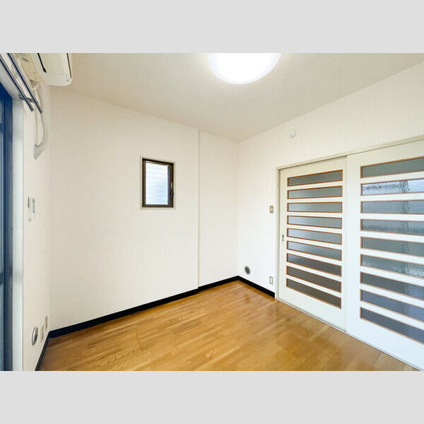 ビラ・フラワーヒル203号室 洋室