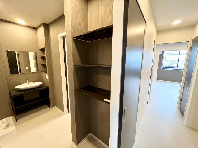 レヴメゾン神山五番館102号室 収納（イメージ）