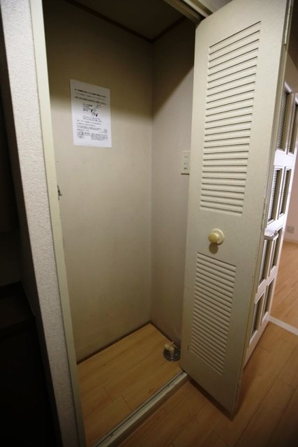横浜平沼ダイカンプラザ三号館9階 室内洗濯機置場