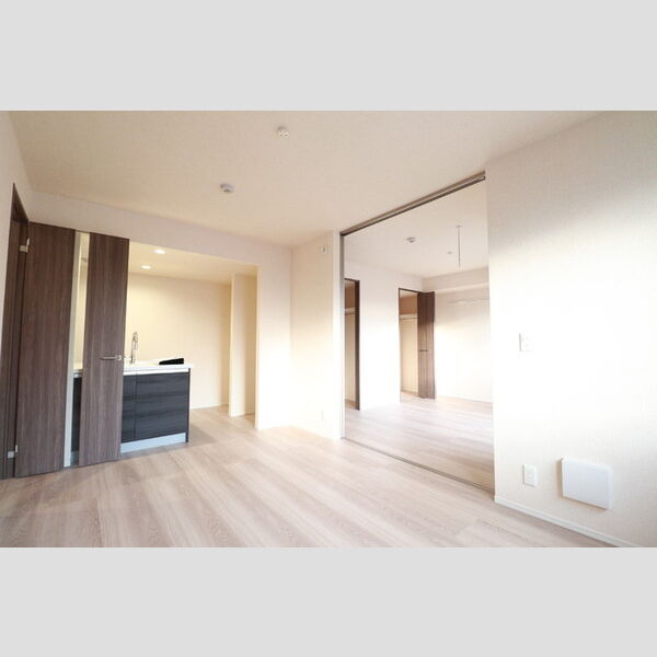 シェーンブルーメ横浜306号室 リビング