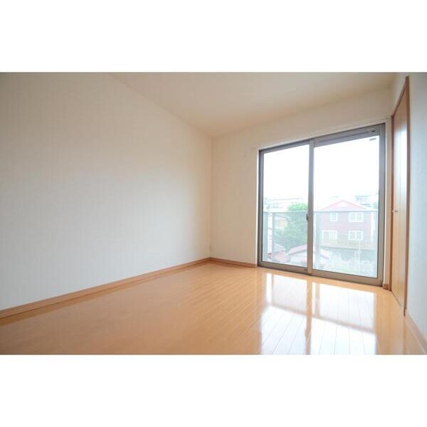 メレン湘南103号室 リビング