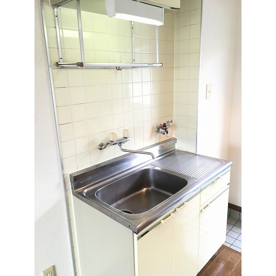 エレガンス綾瀬６0811号室 キッチン