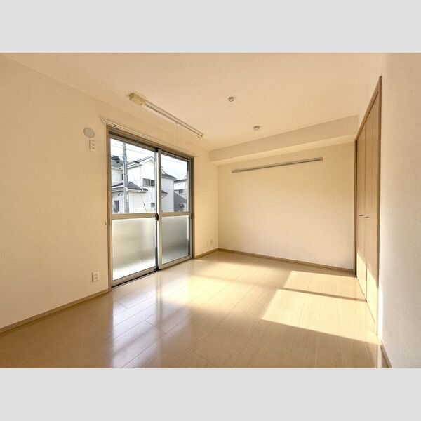 プリモ西白井　D棟101号室 西側洋室