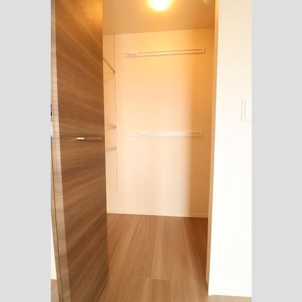 Prendre Simons(プランドール シモンズ) 収納はワンステップクローゼット