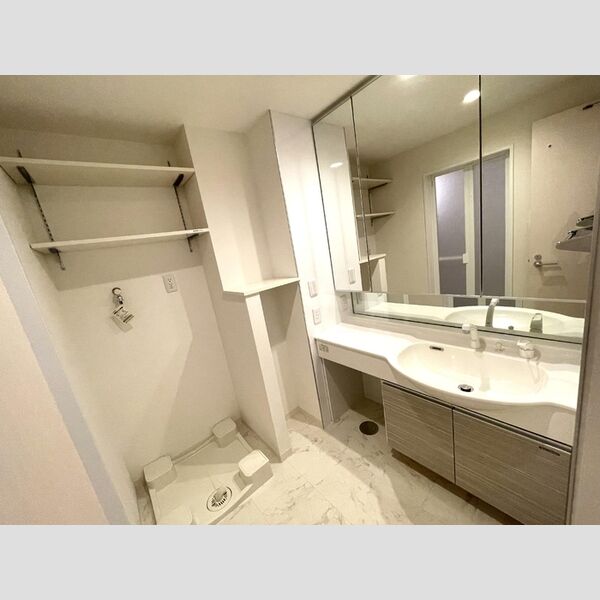 コンフォーティア102号室 同建物別部屋の参考画像