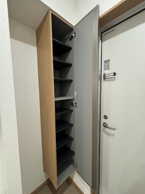 Cat Court Kogane 玄関