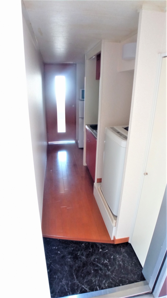 レオパレスグランシャリオ 玄関