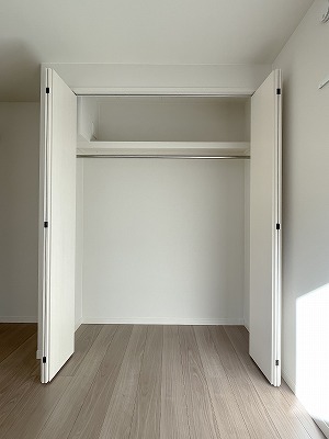 ＣＯＬＯＲＳ　ＷＩＮＧ－Ｂ 収納