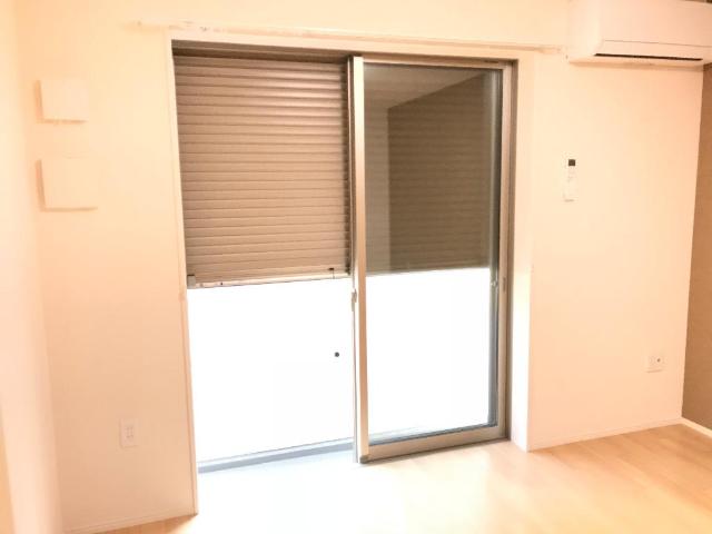 Adrable（アドラブール） 1F防犯シャッター