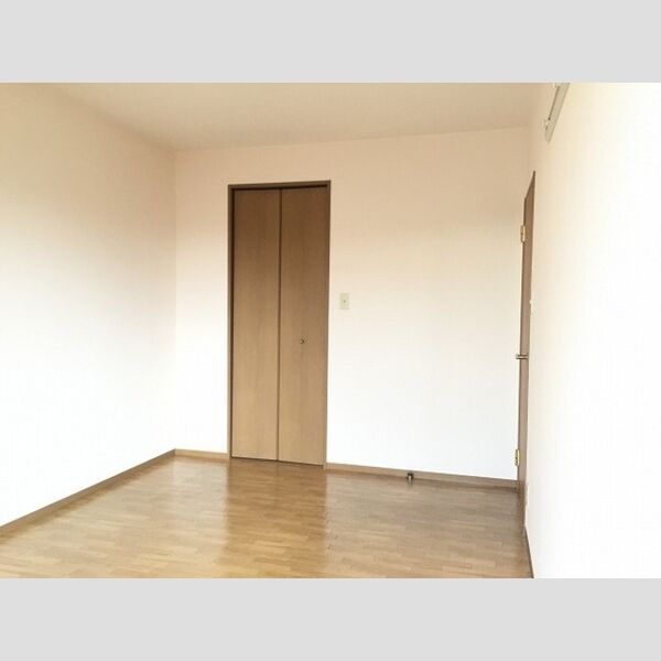 オークコート203号室 南洋室6帖